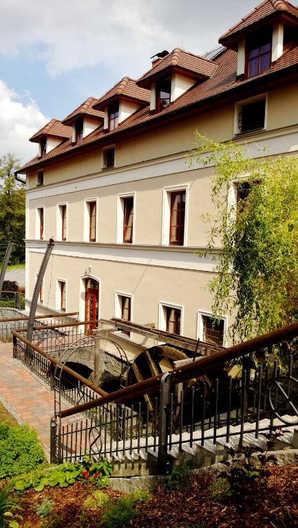 Pension Mlyn Stare Mitrovice Sedlec-Prcice Экстерьер фото